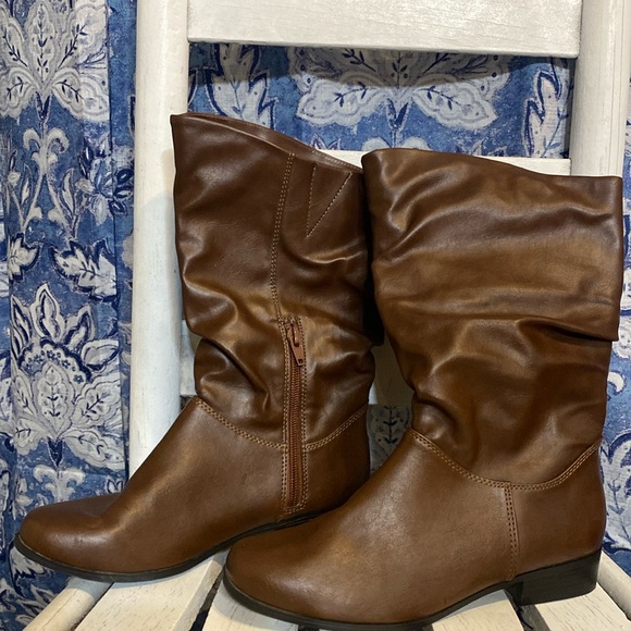 East 5th memory foam brown zipper boots Size 6.5. - Picture 3 of 10